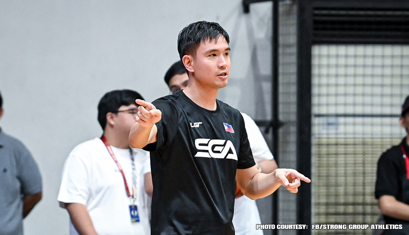 Charles Tiu | GGSLOT | Sports & Games News Coach Charles Tiu gesturing a play with sharp focus