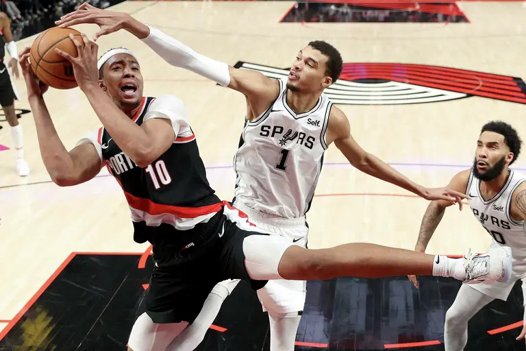 Victor Wembanyama blocking | GGSLOT | Sports & Games News San Antonio Spurs' Victor Wembanyama blocking a shot at the rim