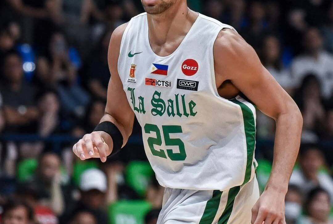 San Juan Knights Mike Phillips leading the frontcourt
