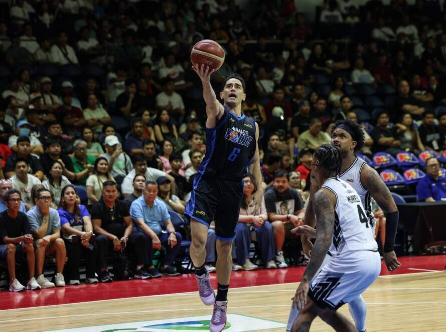 Chris Banchero of the Meralco Bolts making a layup during a dominant victory over Blackwater.