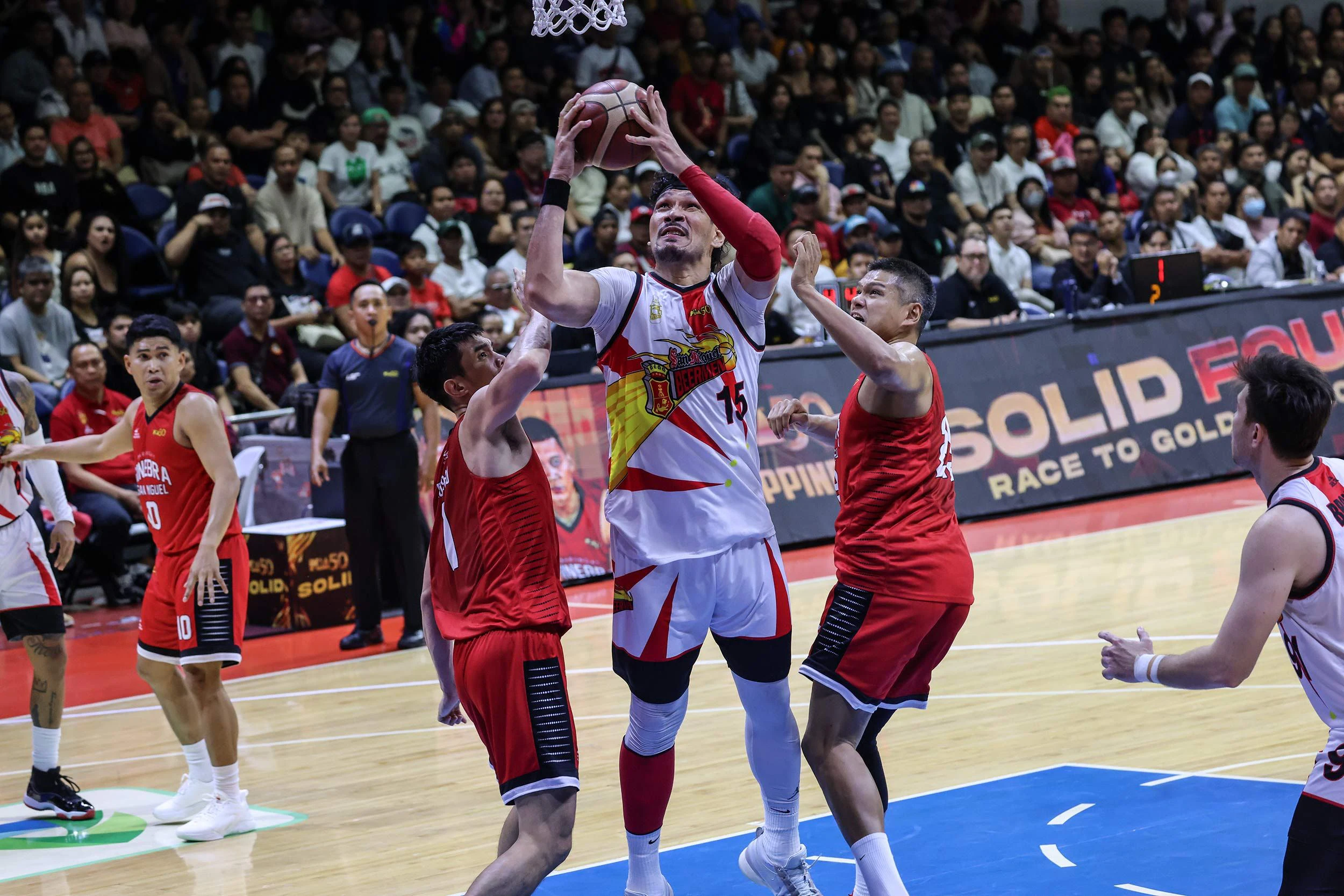 june-mar-fajardo-post-up-tnt-defense | GGSLOT | Sports & Games News June Fajardo low post battle
