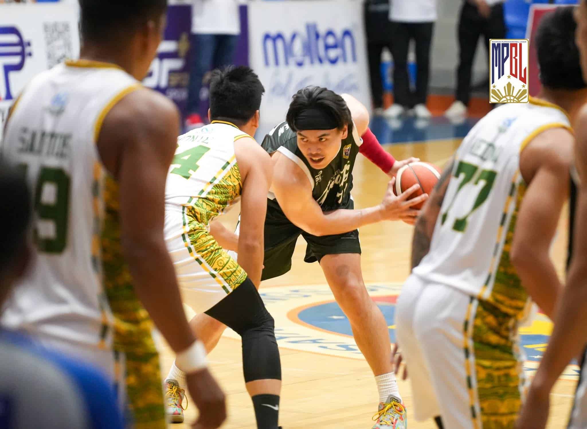 cebu-greats-three-point-action | GGSLOT | Sports & Games News Cebu Greats player shooting a three pointer in a packed arena