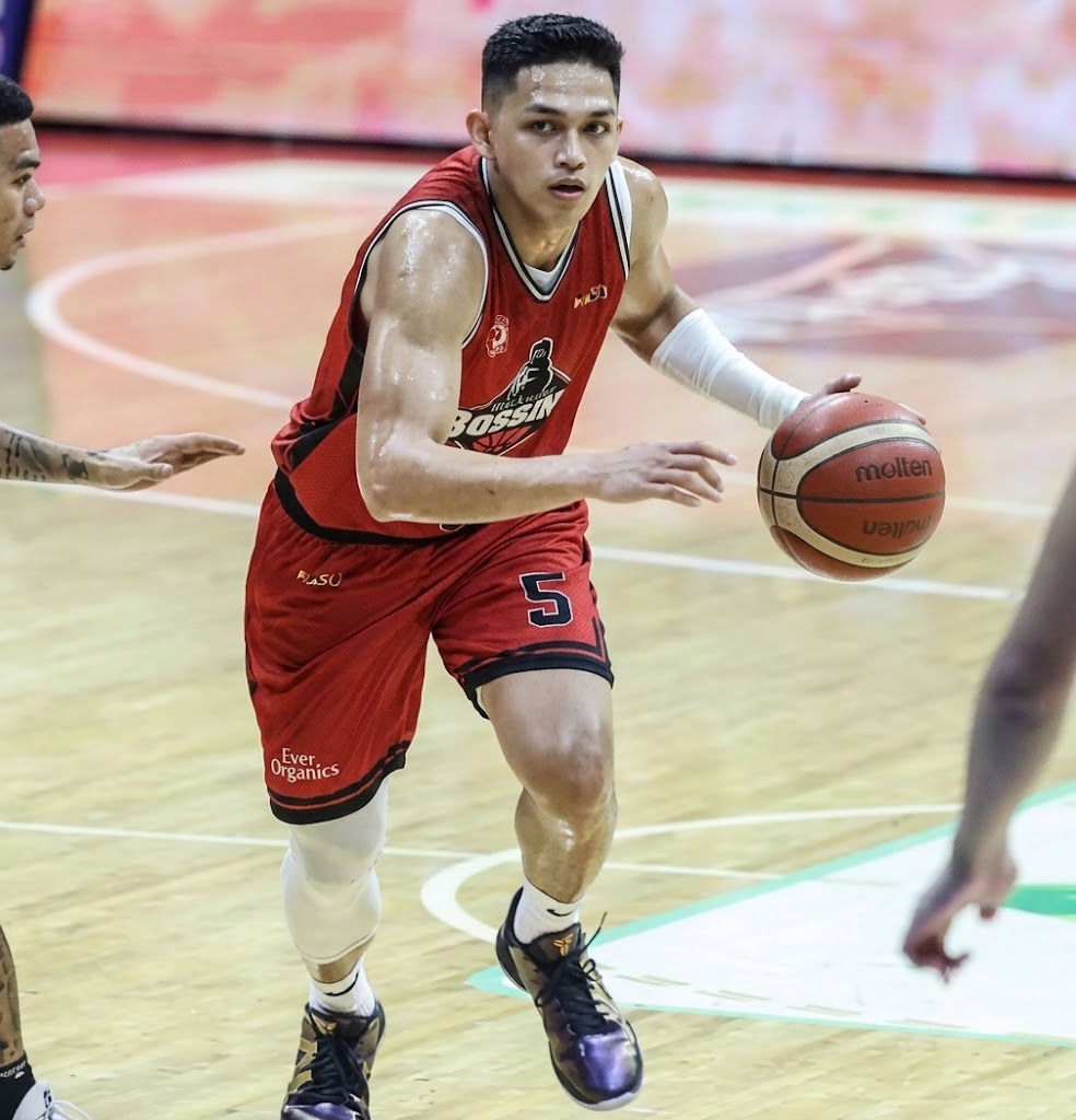 jaydee-tungcab-pba-return | GGSLOT | Sports & Games News Guard Jaydee Tungcab practicing on the court after signing a new contract with the Converge FiberXers.