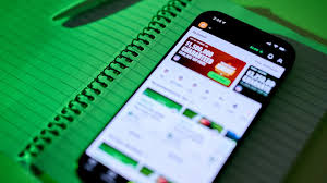 nba-sports-betting-futures-board | GGSLOT | Sports & Games News A smartphone screen showing live NBA futures odds and Rookie of the Year betting lines.