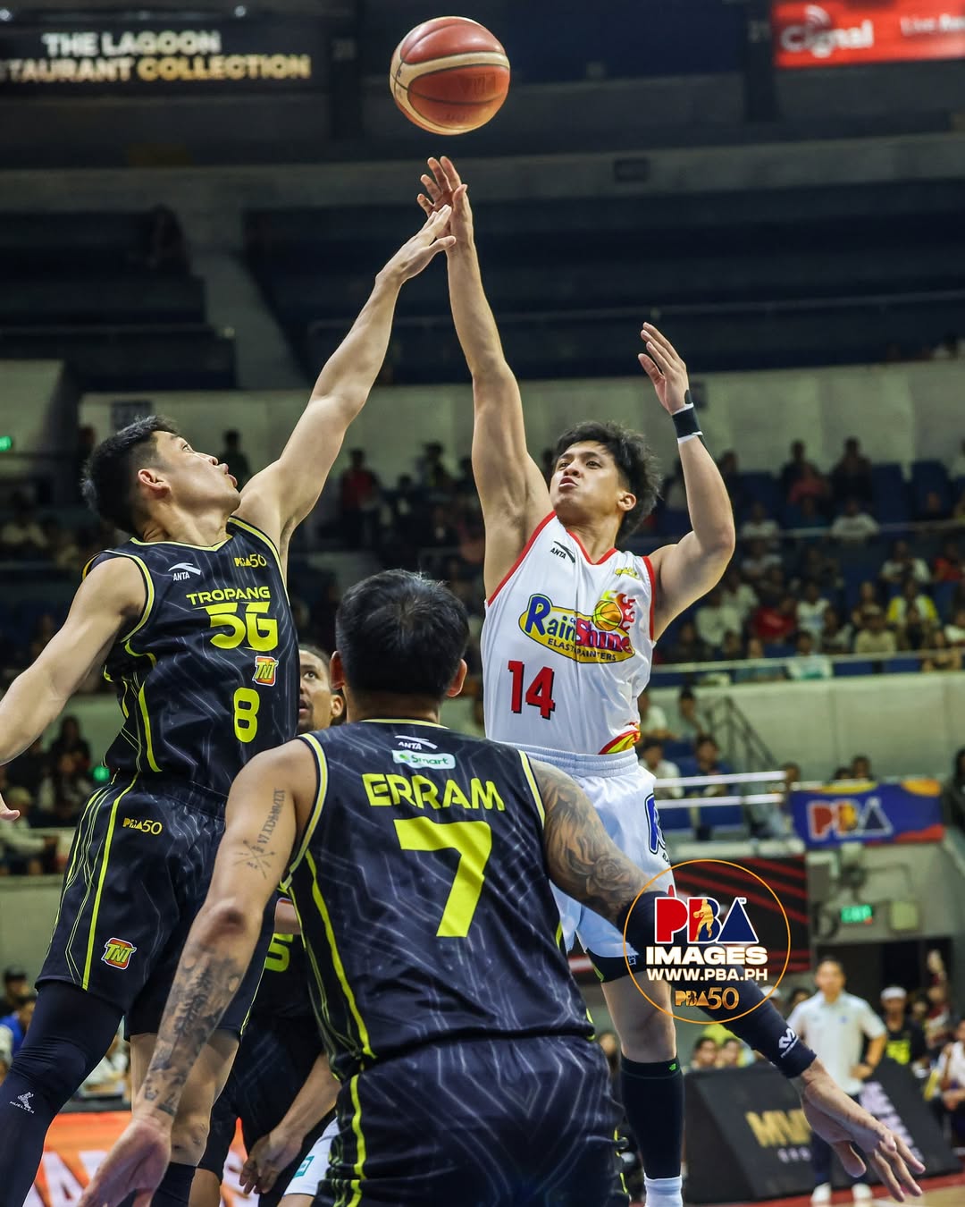 tnt-tropang-5g-fast-break-transition | GGSLOT | Sports & Games News TNT pushing an explosive fast break.