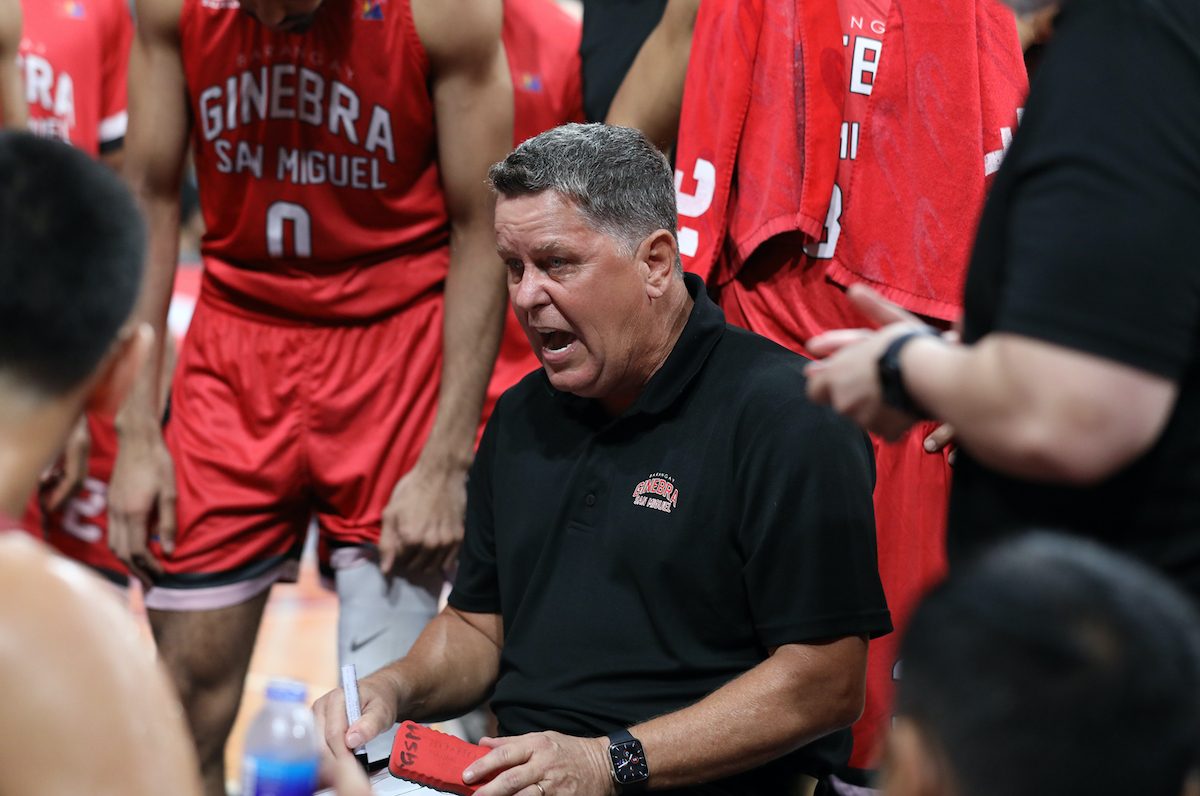tim-cone-coaching-strategy | GGSLOT | Sports & Games News Tim Cone coaching Barangay Ginebra from the sidelines during a PBA game.